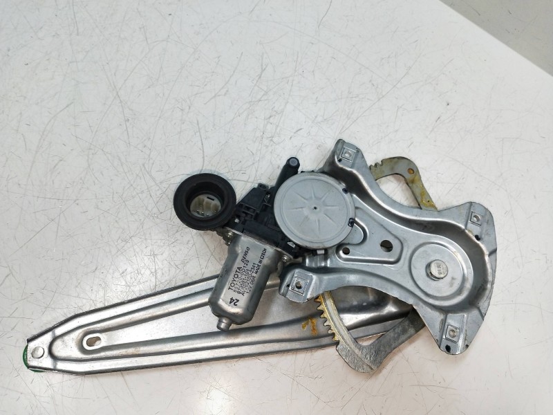 Recambio de elevalunas trasero derecho para toyota auris 1.4 turbodiesel cat referencia OEM IAM 857200D120 973581101 5P