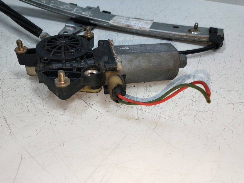 Recambio de elevalunas trasero derecho para toyota avensis berlina (t 22) 1.6 16v referencia OEM IAM   4P