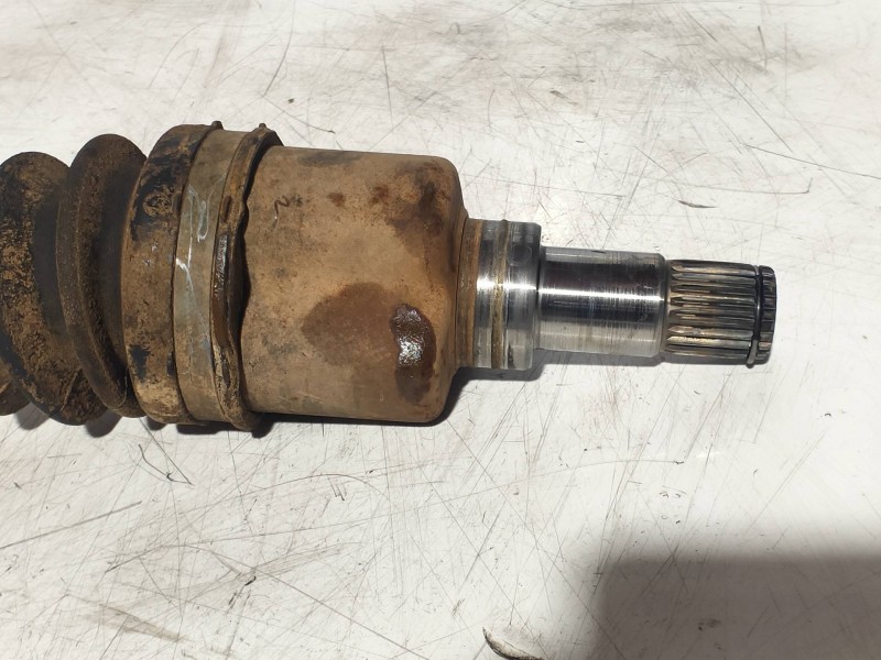 Recambio de transmision delantera izquierda para ford fiesta (cb1) titanium referencia OEM IAM 8V513B437AAA  