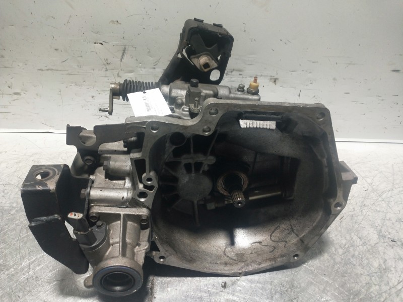 Recambio de caja cambios para chrysler voyager (es) 2.5 cat referencia OEM IAM A523 4670181 377