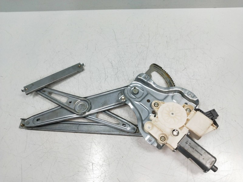 Recambio de elevalunas delantero derecho para toyota avensis berlina (t25) 2.2 d-4d cat referencia OEM IAM 6981005050  4P