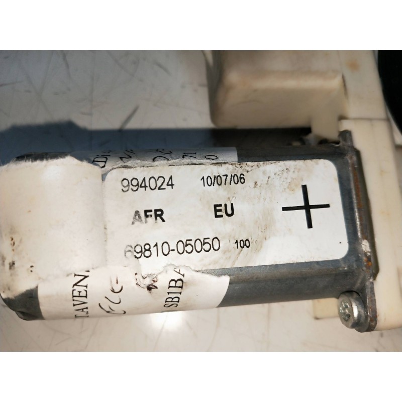 Recambio de elevalunas delantero derecho para toyota avensis berlina (t25) 2.2 d-4d cat referencia OEM IAM 6981005050  4P