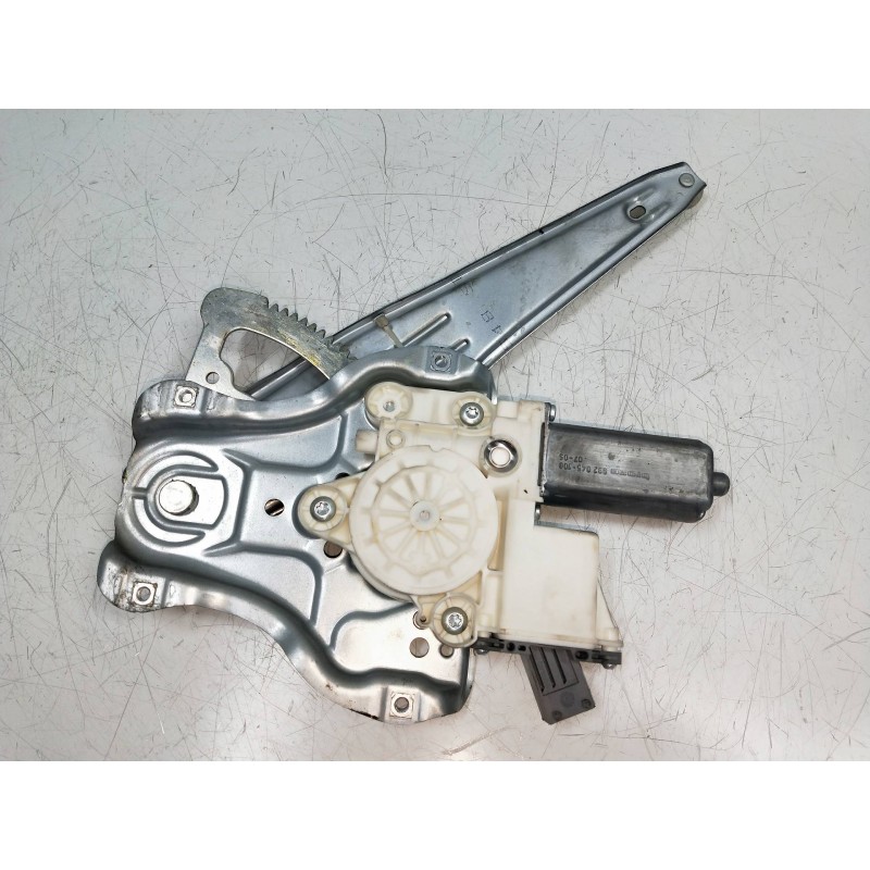 Recambio de elevalunas trasero derecho para toyota avensis berlina (t25) 2.2 d-4d cat referencia OEM IAM 6983005100  5P