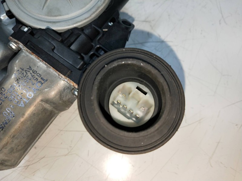 Recambio de elevalunas delantero derecho para toyota auris 1.6 16v cat referencia OEM IAM 857100D100 973582100 5P