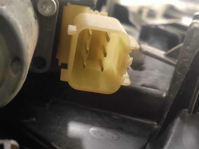 Recambio de elevalunas delantero izquierdo para ford fiesta (cb1) titanium referencia OEM IAM 8A61B045H17AH 3P 