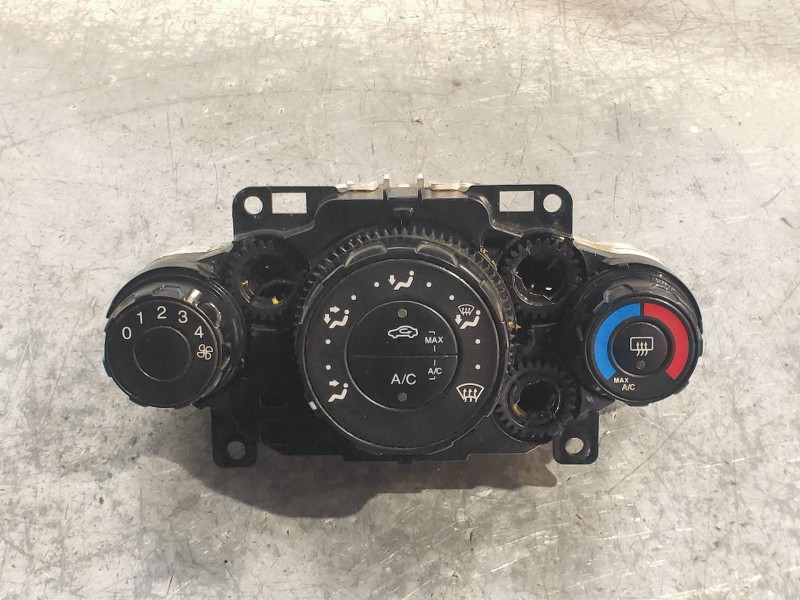 Recambio de mando calefaccion / aire acondicionado para ford fiesta (cb1) titanium referencia OEM IAM 8A6118549 8A6919980 