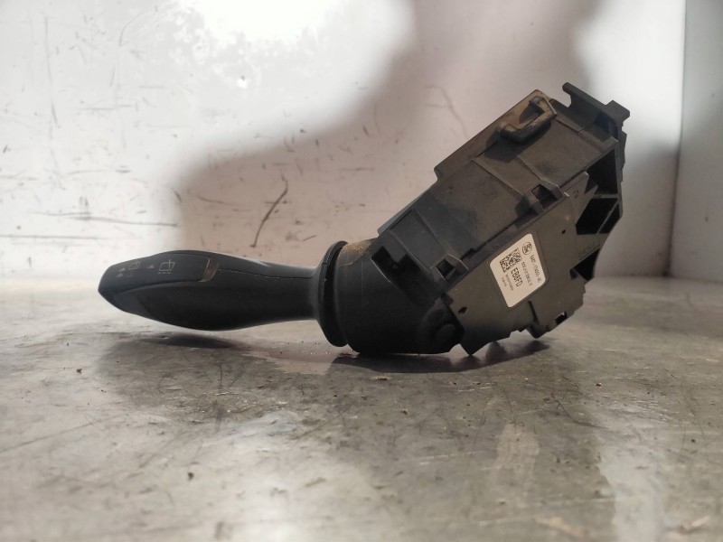 Recambio de mando limpia para ford fiesta (cb1) titanium referencia OEM IAM 8A6T17A553AC EB8FD 