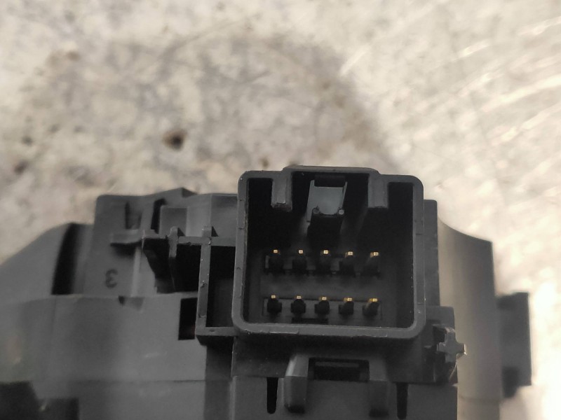 Recambio de mando limpia para ford fiesta (cb1) titanium referencia OEM IAM 8A6T17A553AC EB8FD 