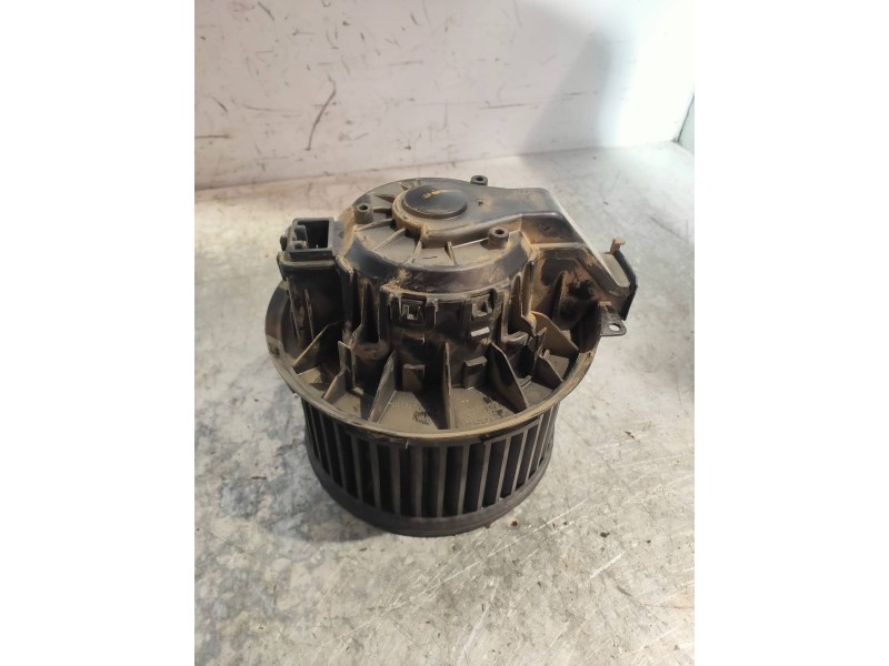 Recambio de motor calefaccion para ford fiesta (cb1) titanium referencia OEM IAM 0130115551 VP8E2H18456AA 3137231000 BOSCH