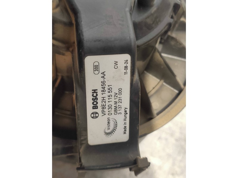 Recambio de motor calefaccion para ford fiesta (cb1) titanium referencia OEM IAM 0130115551 VP8E2H18456AA 3137231000 BOSCH