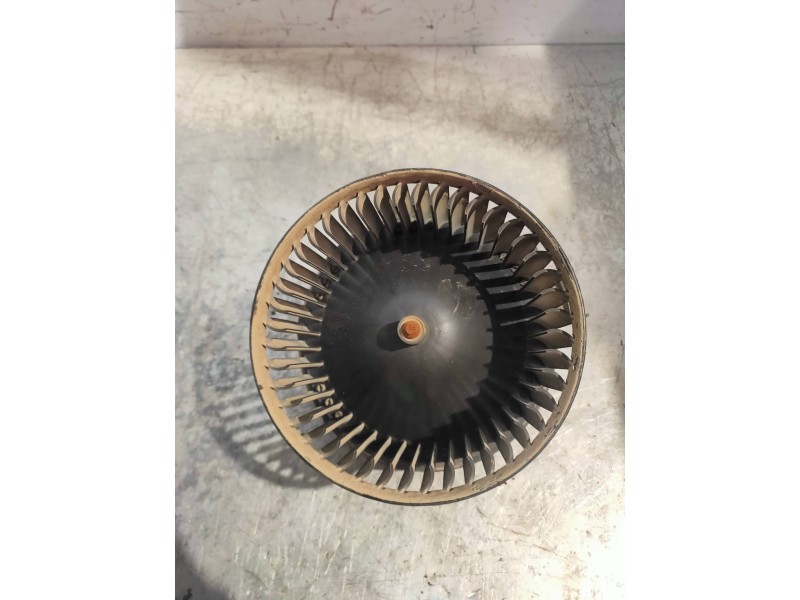 Recambio de motor calefaccion para ford fiesta (cb1) titanium referencia OEM IAM 0130115551 VP8E2H18456AA 3137231000 BOSCH