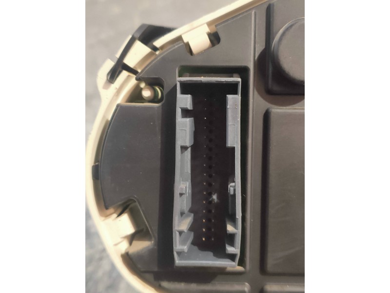 Recambio de cuadro instrumentos para ford fiesta (cb1) titanium referencia OEM IAM 8A6T10849CF  