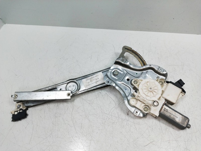 Recambio de elevalunas delantero derecho para toyota corolla (e12) 2.0 d-cat referencia OEM IAM 6981002130  3P