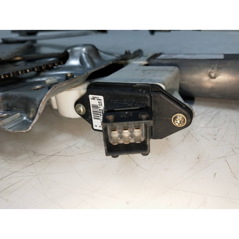 Recambio de elevalunas delantero derecho para toyota corolla (e12) 2.0 d-cat referencia OEM IAM 6981002130  3P