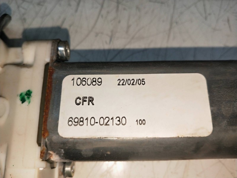 Recambio de elevalunas delantero derecho para toyota corolla (e12) 2.0 d-cat referencia OEM IAM 6981002130  3P