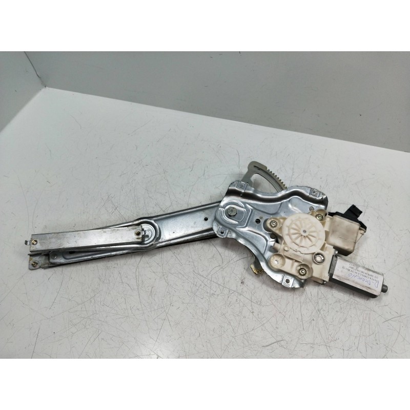 Recambio de elevalunas delantero derecho para toyota corolla (e12) 2.0 d-cat referencia OEM IAM 6981002130  5P