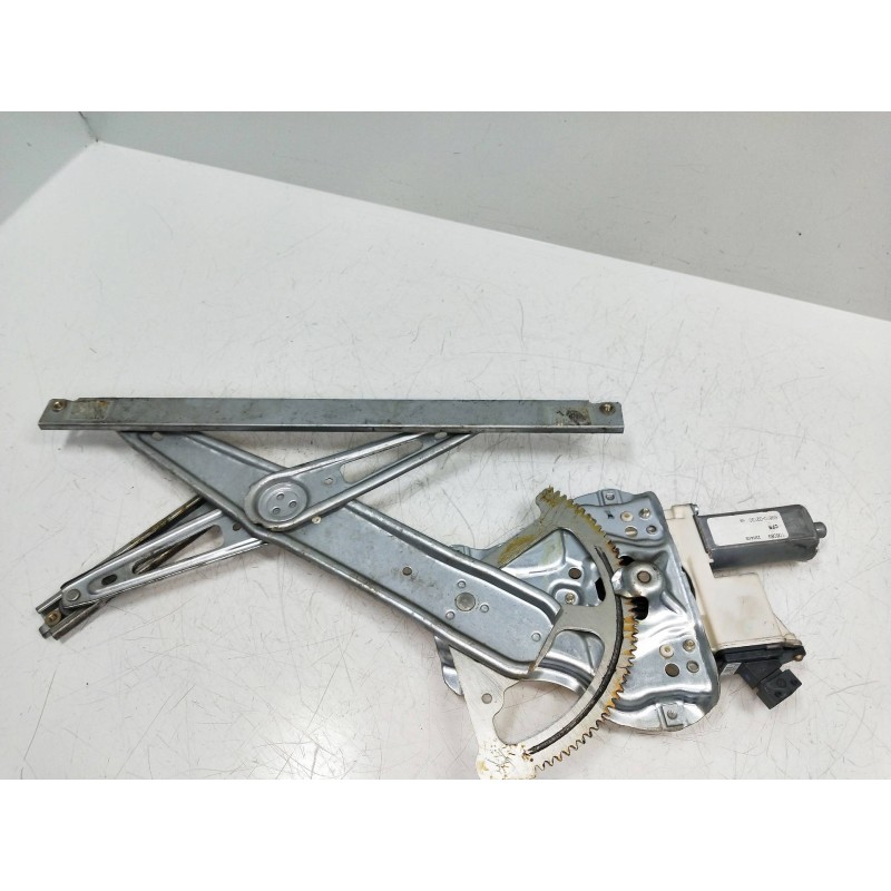 Recambio de elevalunas delantero derecho para toyota corolla (e12) 2.0 d-cat referencia OEM IAM 6981002130  5P