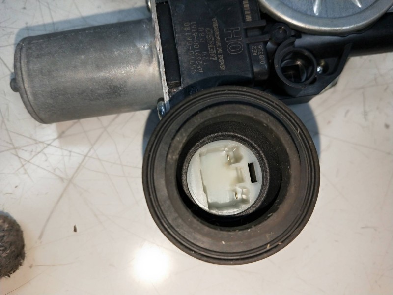 Recambio de elevalunas delantero derecho para toyota hilux gx doble cabina (4p) referencia OEM IAM 857100K180 2621006161 4P