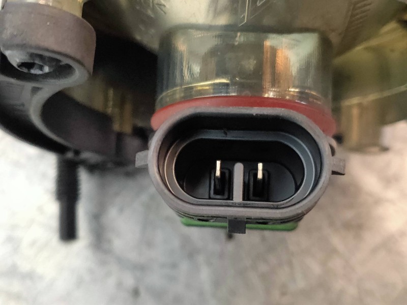 Recambio de faro antiniebla izquierdo para mercedes clase b (w245) 170 (245.232) referencia OEM IAM 0305075001 A2518200756 