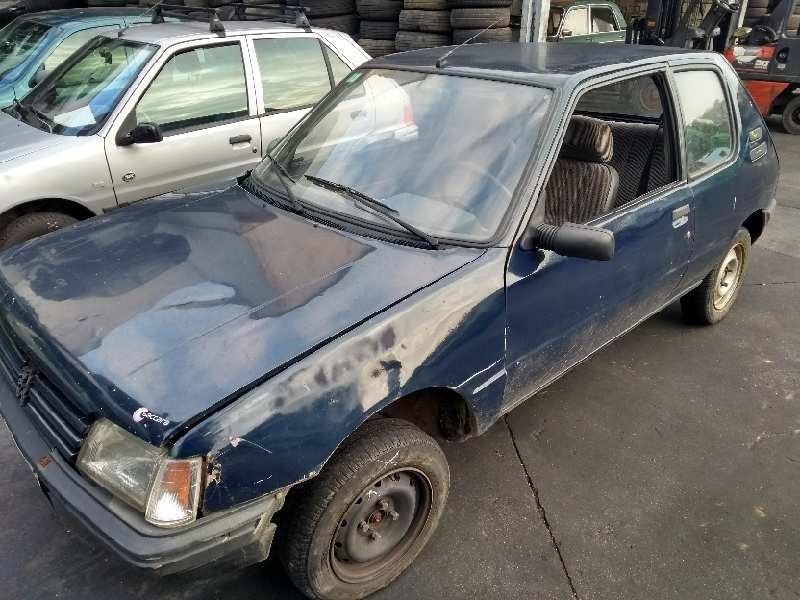 peugeot 205 berlina del año 1992