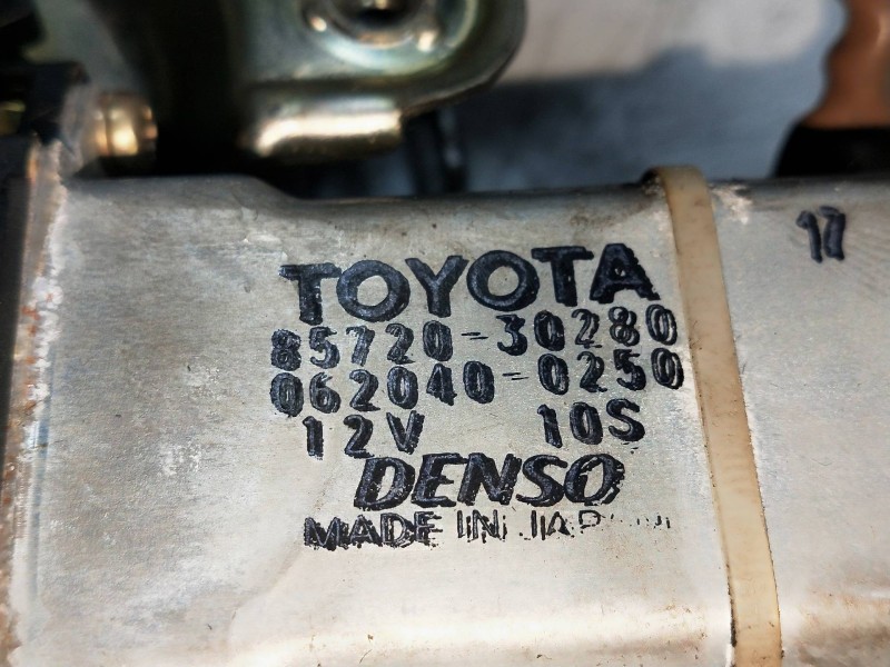 Recambio de elevalunas delantero izquierdo para lexus gs300 (jzs160) básico referencia OEM IAM 8572030280 0620400250 4P