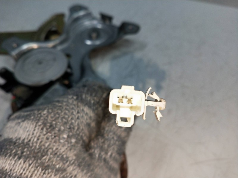 Recambio de elevalunas trasero izquierdo para lexus is200 (gxe10) 2.0 cat referencia OEM IAM 8572053040 2621000201 5P R