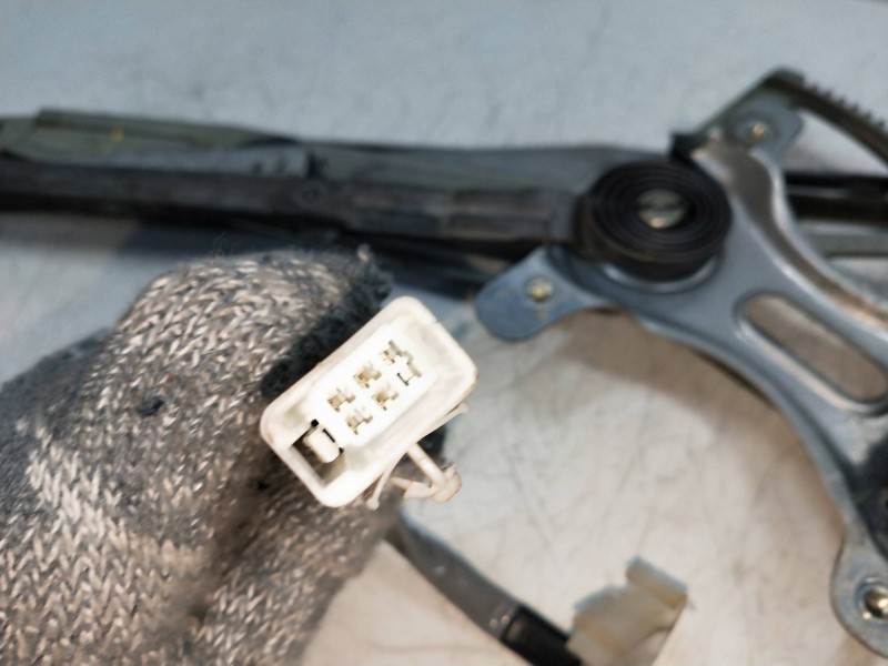 Recambio de elevalunas delantero derecho para lexus rx300 (mcu15) referencia OEM IAM 8571048010 0620400202 5P