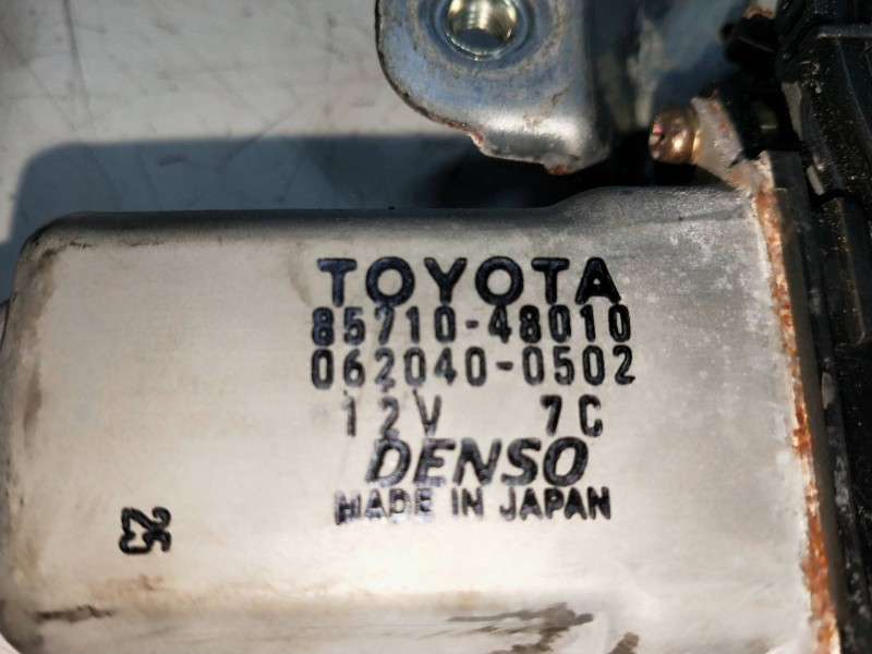 Recambio de elevalunas delantero derecho para lexus rx300 (mcu15) referencia OEM IAM 8571048010 0620400202 5P