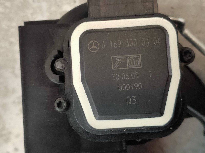 Recambio de potenciometro pedal para mercedes clase b (w245) 170 (245.232) referencia OEM IAM A1693000304  