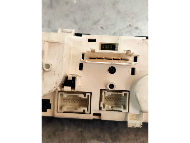 Recambio de mando calefaccion / aire acondicionado para mercedes clase b (w245) 170 (245.232) referencia OEM IAM A1698300585 697