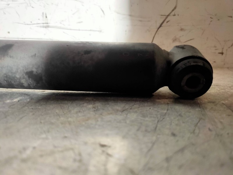 Recambio de amortiguador trasero derecho para mercedes clase b (w245) 170 (245.232) referencia OEM IAM A1693260700  