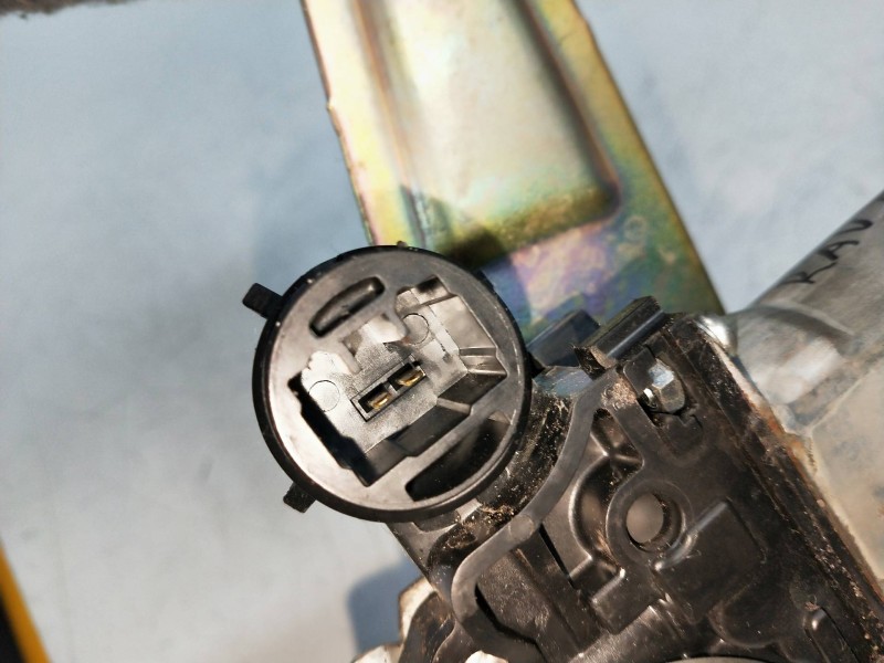 Recambio de elevalunas trasero izquierdo para toyota rav 4 (a2) referencia OEM IAM 8571042070 2621000940 5P Recambio de elevalunas trasero izquierdo para toyota rav 4 (a2) referencia OEM IAM 8571042070 2621000940 5P