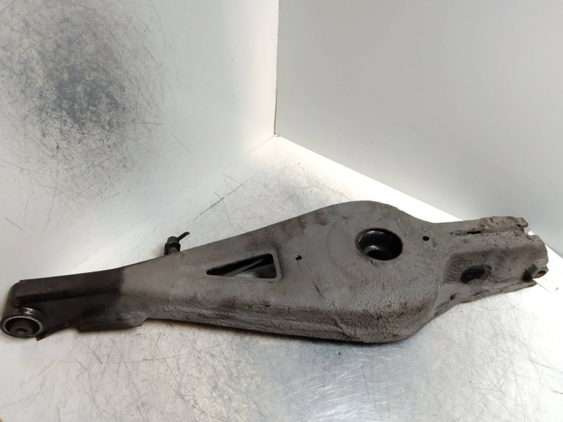 Recambio de brazo suspension inferior trasero derecho para lancia lybra berlina 2.4 jtd cat referencia OEM IAM   