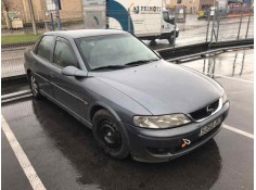 opel vectra b berlina del año 2000