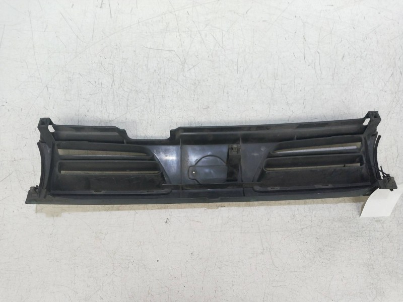 Recambio de rejilla delantera para nissan primera berl./familiar (p10/w10) 2.0 16v cat referencia OEM IAM   