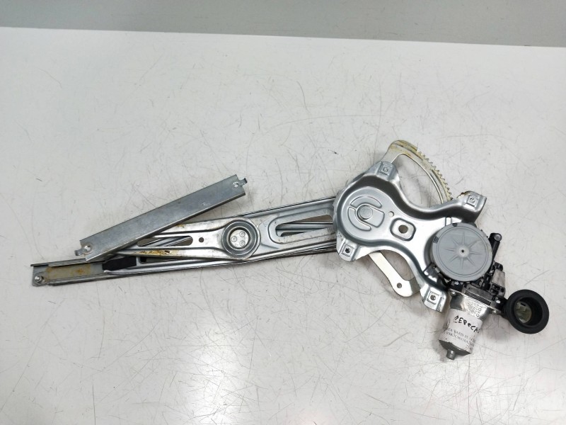 Recambio de elevalunas delantero derecho para toyota yaris 1.4 turbodiesel cat referencia OEM IAM   3P