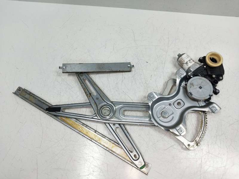 Recambio de elevalunas delantero izquierdo para toyota yaris 1.4 turbodiesel cat referencia OEM IAM 857020F010 983712100 3P