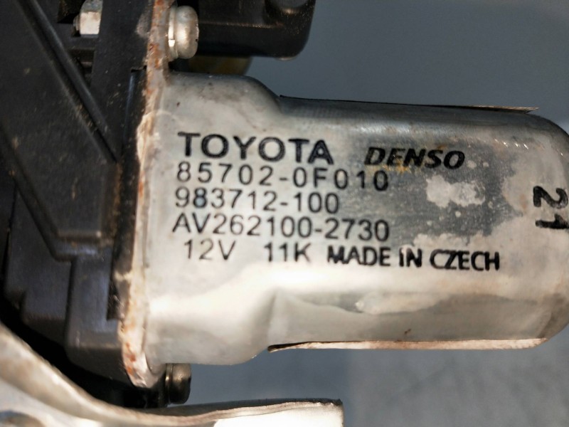 Recambio de elevalunas delantero izquierdo para toyota yaris 1.4 turbodiesel cat referencia OEM IAM 857020F010 983712100 3P