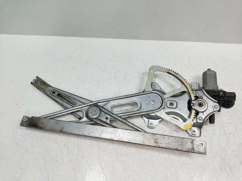 Recambio de elevalunas delantero derecho para toyota yaris connect referencia OEM IAM 857100D100 973582100 5P