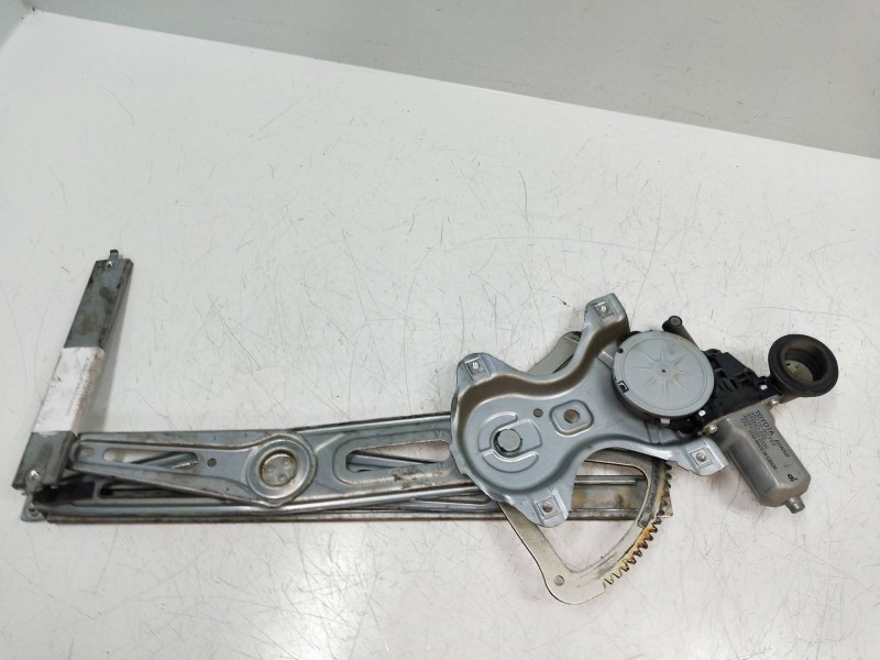 Recambio de elevalunas delantero derecho para toyota yaris connect referencia OEM IAM 857100D100 973582100 5P