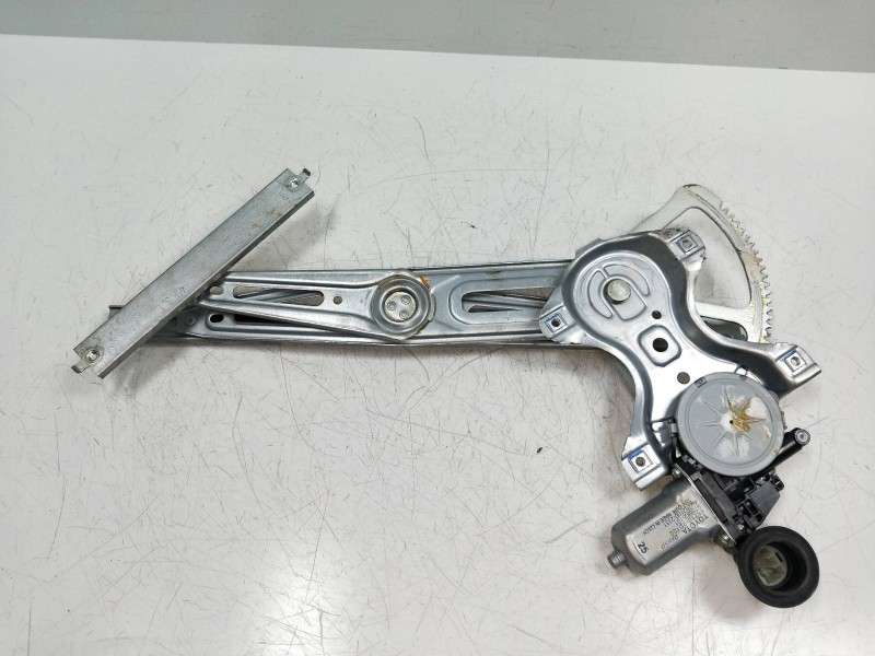 Recambio de elevalunas delantero derecho para toyota yaris hsd active referencia OEM IAM 857100D100 973582101 5P