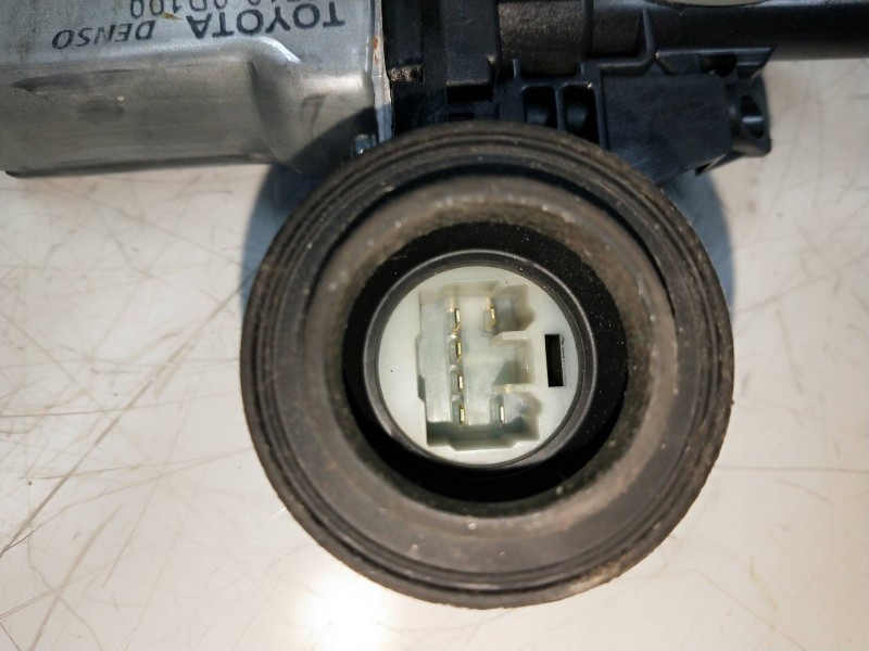 Recambio de elevalunas delantero derecho para toyota yaris hsd active referencia OEM IAM 857100D100 973582101 5P
