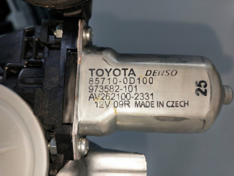 Recambio de elevalunas delantero derecho para toyota yaris hsd active referencia OEM IAM 857100D100 973582101 5P