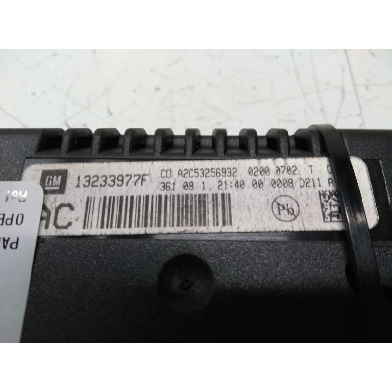 Recambio de pantalla multifuncion para opel insignia berlina 2.0 16v cdti referencia OEM IAM 13233977F A2C53256932 
