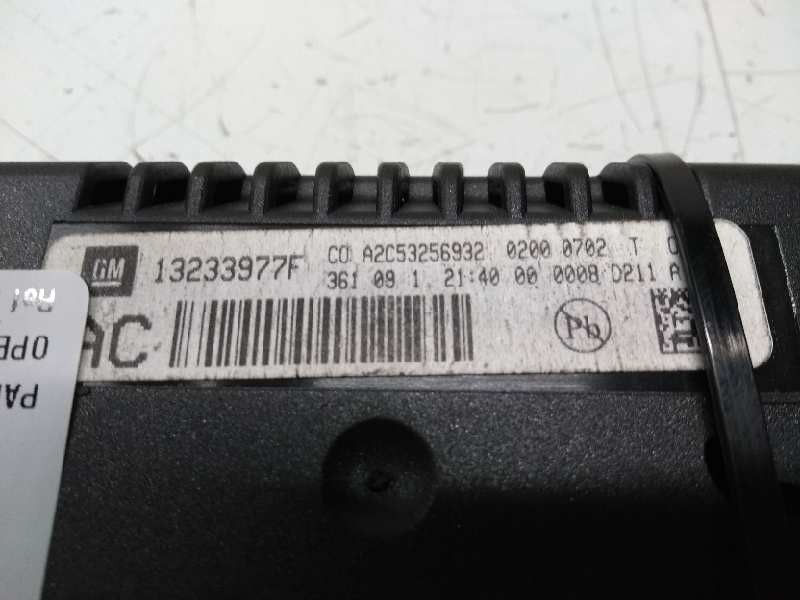 Recambio de pantalla multifuncion para opel insignia berlina 2.0 16v cdti referencia OEM IAM 13233977F A2C53256932 