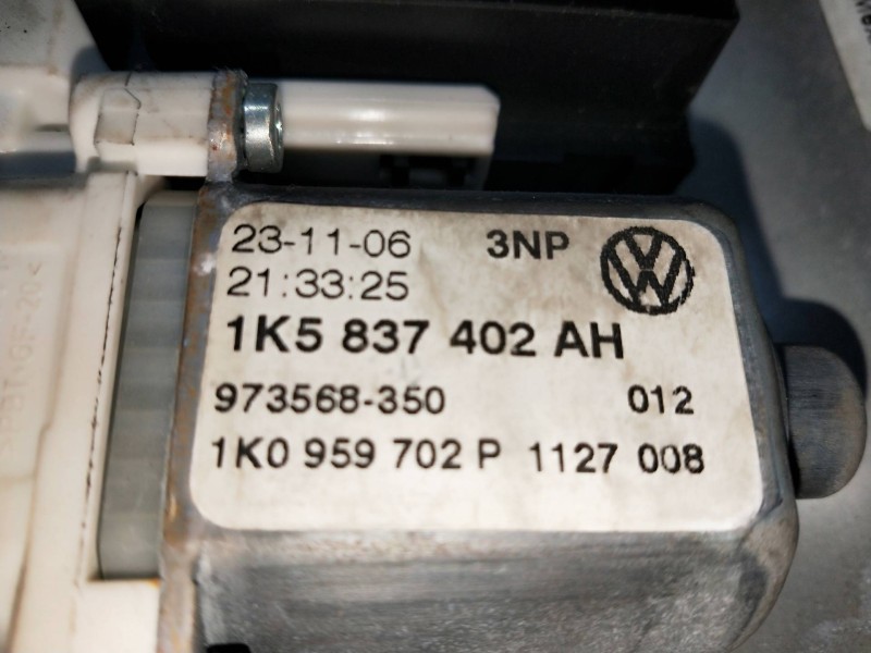 Recambio de elevalunas delantero derecho para volkswagen jetta (1k2) 1.9 tdi referencia OEM IAM 1K0959702P 1K5837402AH 4P