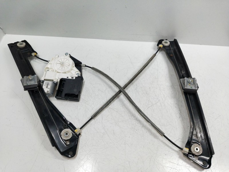 Recambio de elevalunas delantero derecho para volkswagen jetta (162) 2.0 tdi referencia OEM IAM 936783110 561959702A 4P