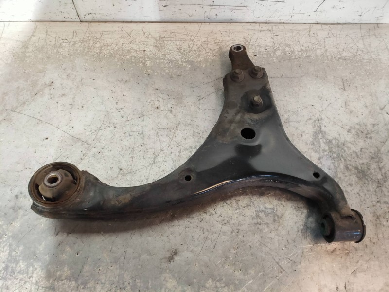 Recambio de brazo suspension inferior delantero izquierdo para kia cee´d drive referencia OEM IAM 5450012H000  