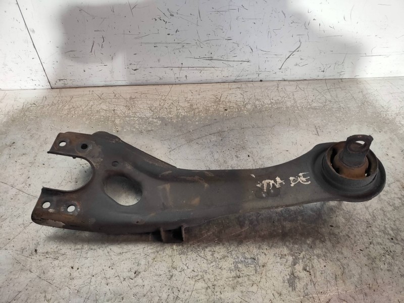 Recambio de brazo suspension inferior trasero derecho para kia cee´d drive referencia OEM IAM   