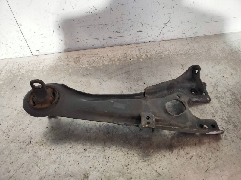 Recambio de brazo suspension inferior trasero derecho para kia cee´d drive referencia OEM IAM   